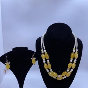 Yellow jasper and pearl necklace and earri…